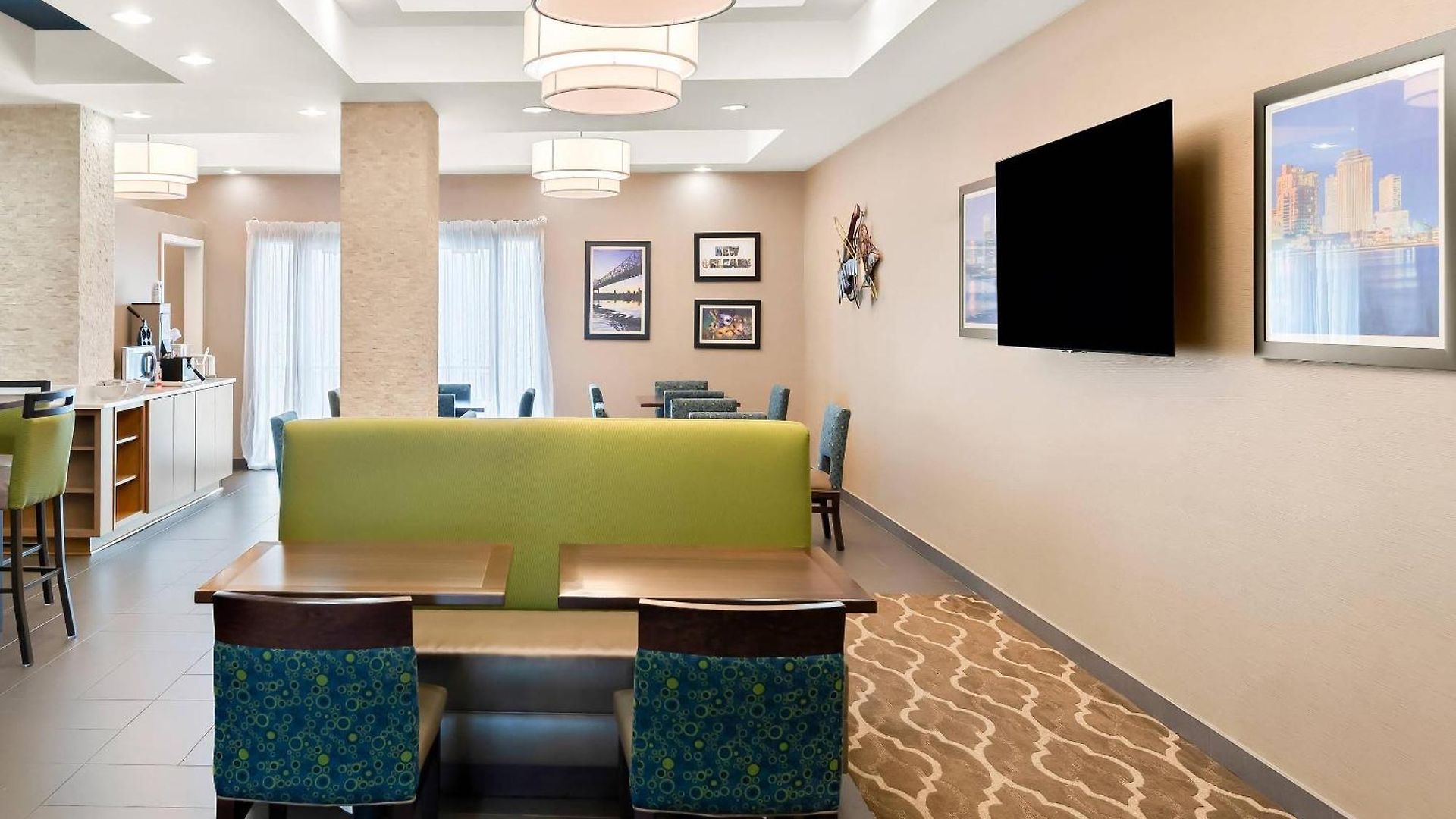 Hotel Comfort East 4*