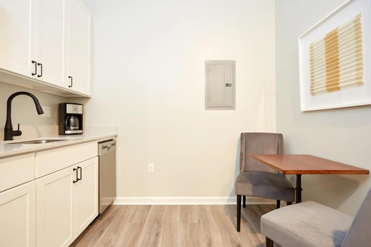 Apartment Roami At Canal Quarters