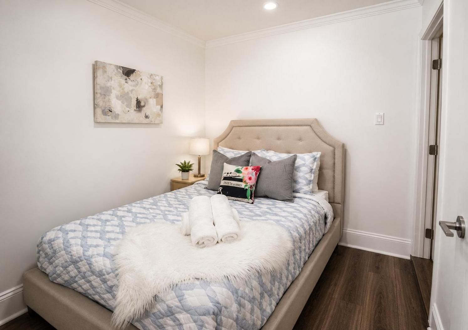 5 Bedroom - Sleeps 8! Steps From Bourbon Street!