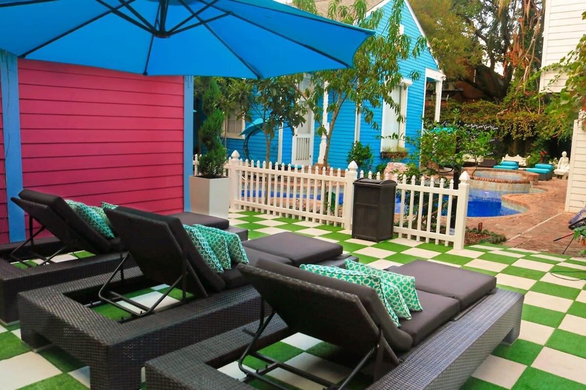 5 Bedroom - Sleeps 8! Steps From Bourbon Street! New Orleans