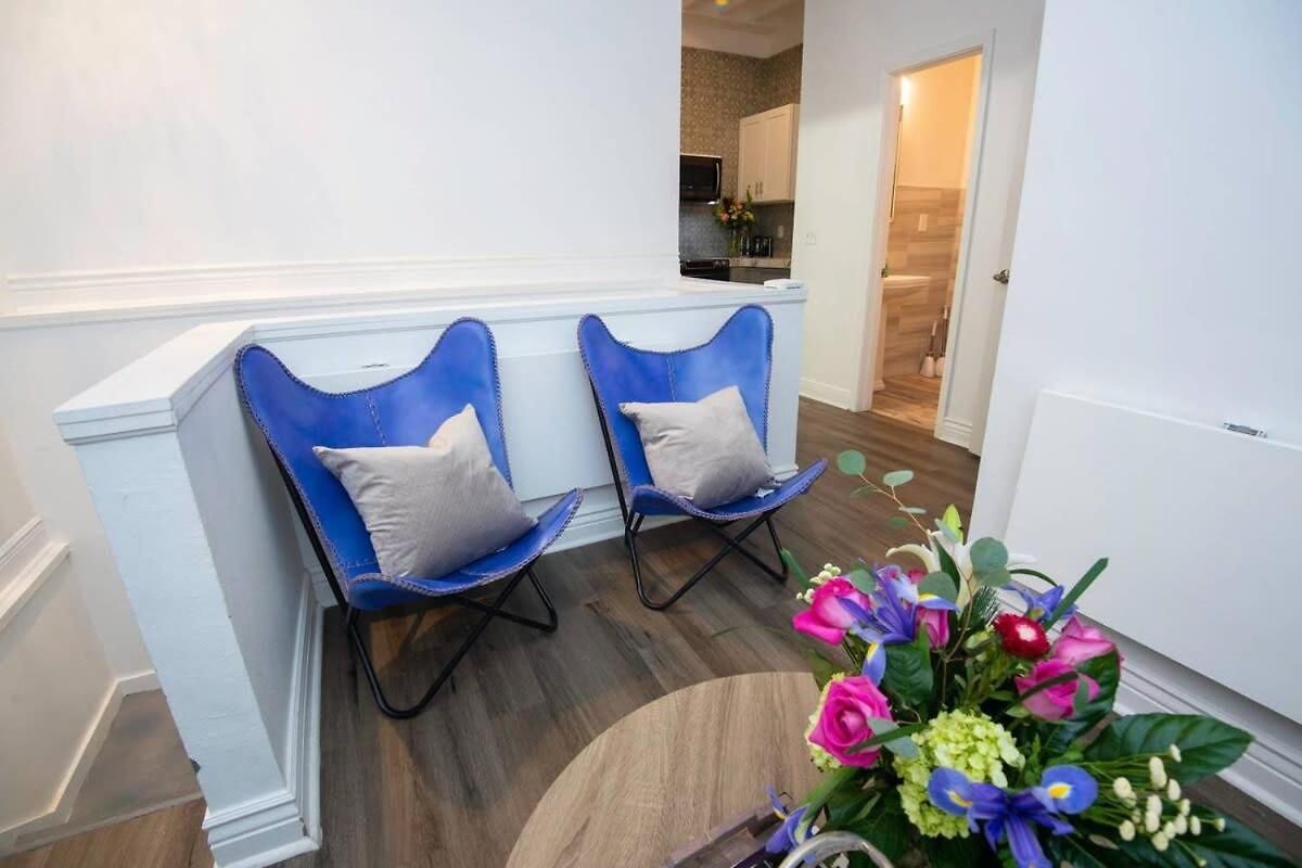 5 Bedroom - Sleeps 8! Steps From Bourbon Street! 3*