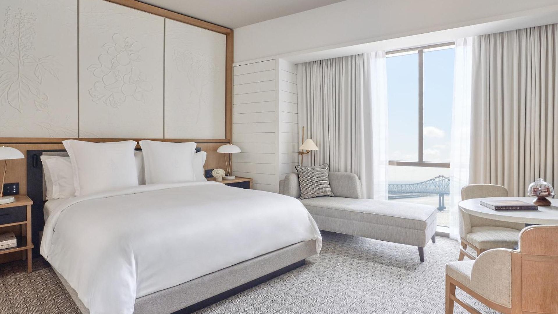 Four Seasons Hotel 5*
