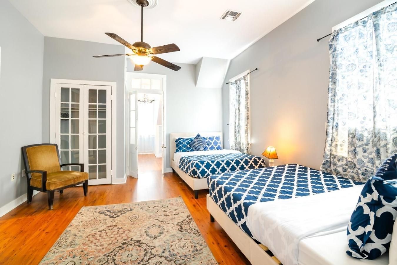 Holiday home Governors Mansion 5 Bedroom-3 Bath *