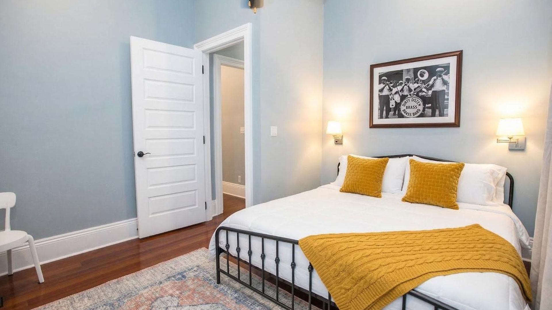 St Philip Gem 5 Bed-5 Bath Steps To Fq - Monthly *