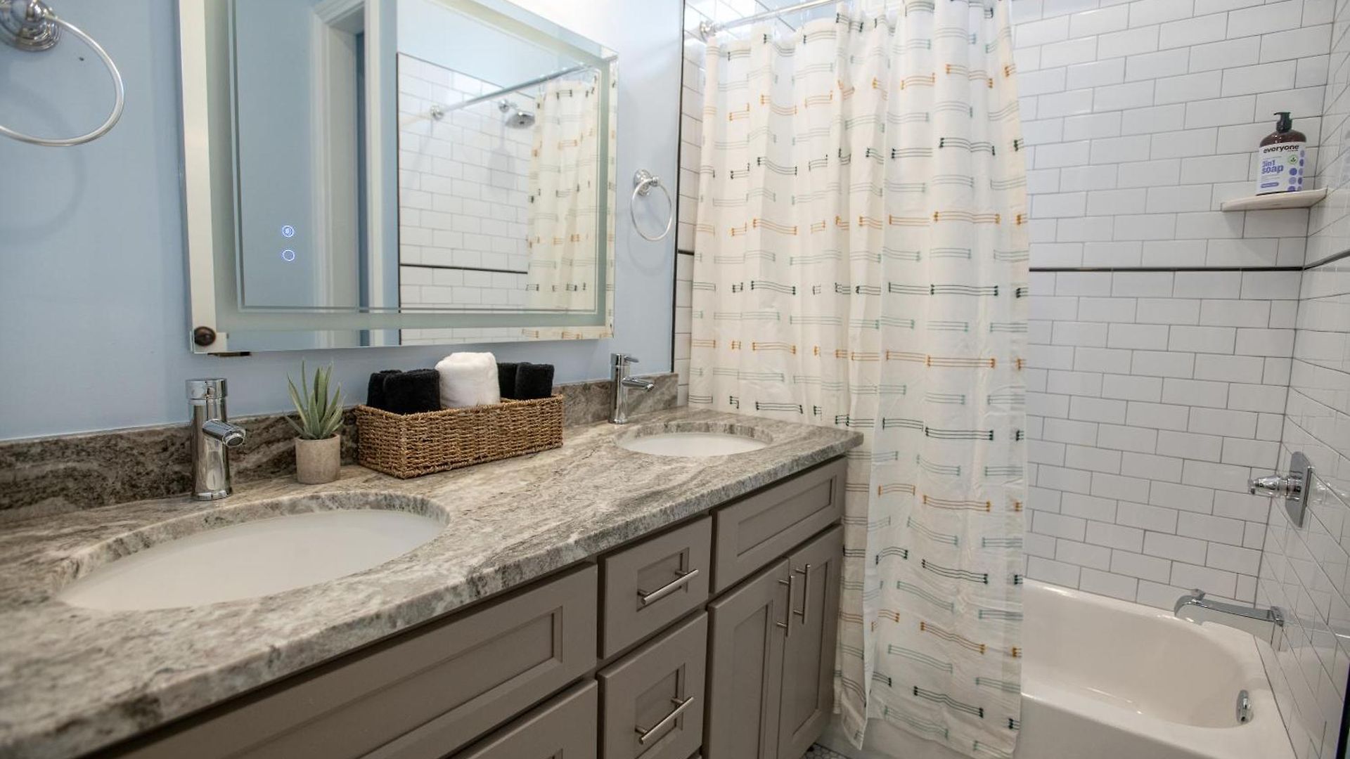 St Philip Gem 5 Bed-5 Bath Steps To Fq - Monthly * New Orleans