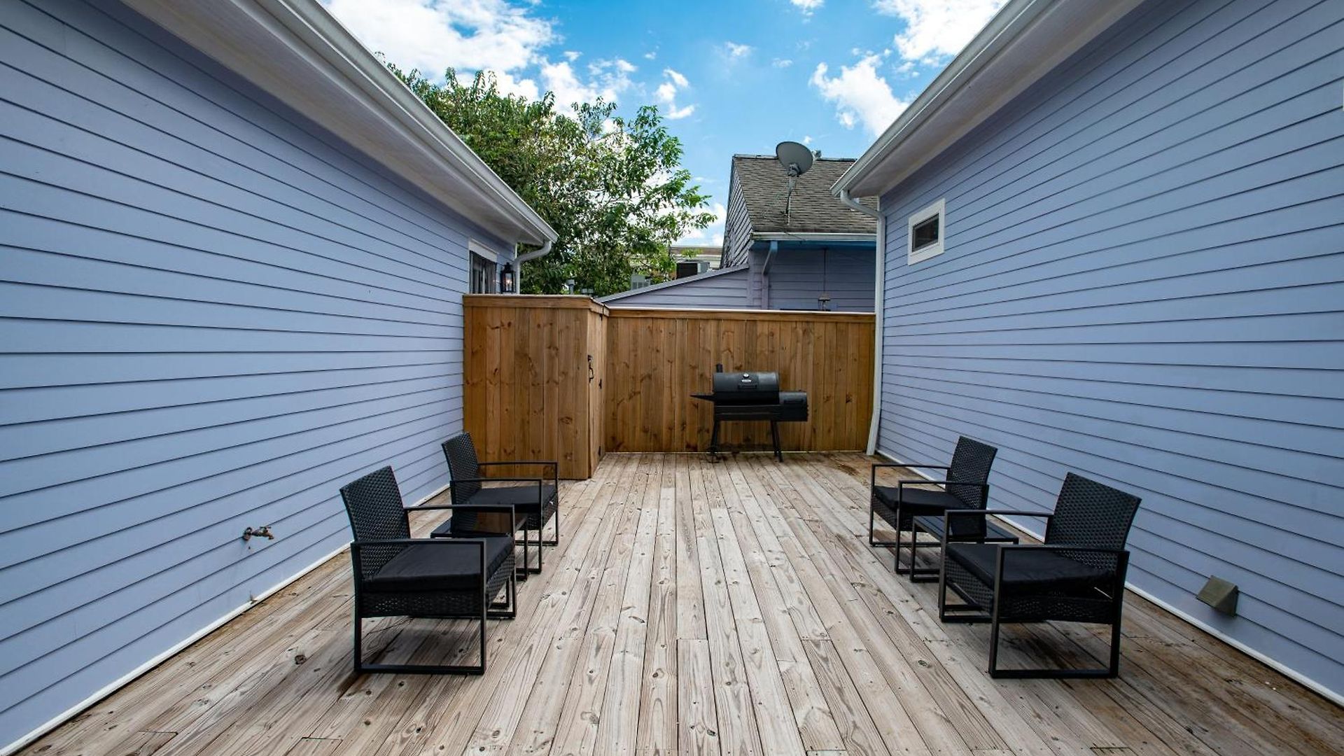 St Philip Gem 5 Bed-5 Bath Steps To Fq - Monthly