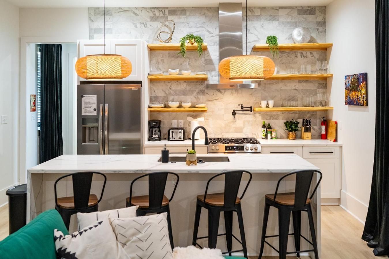 Shimmering New Nola Tvs In Bedrooms & Parking Holiday home