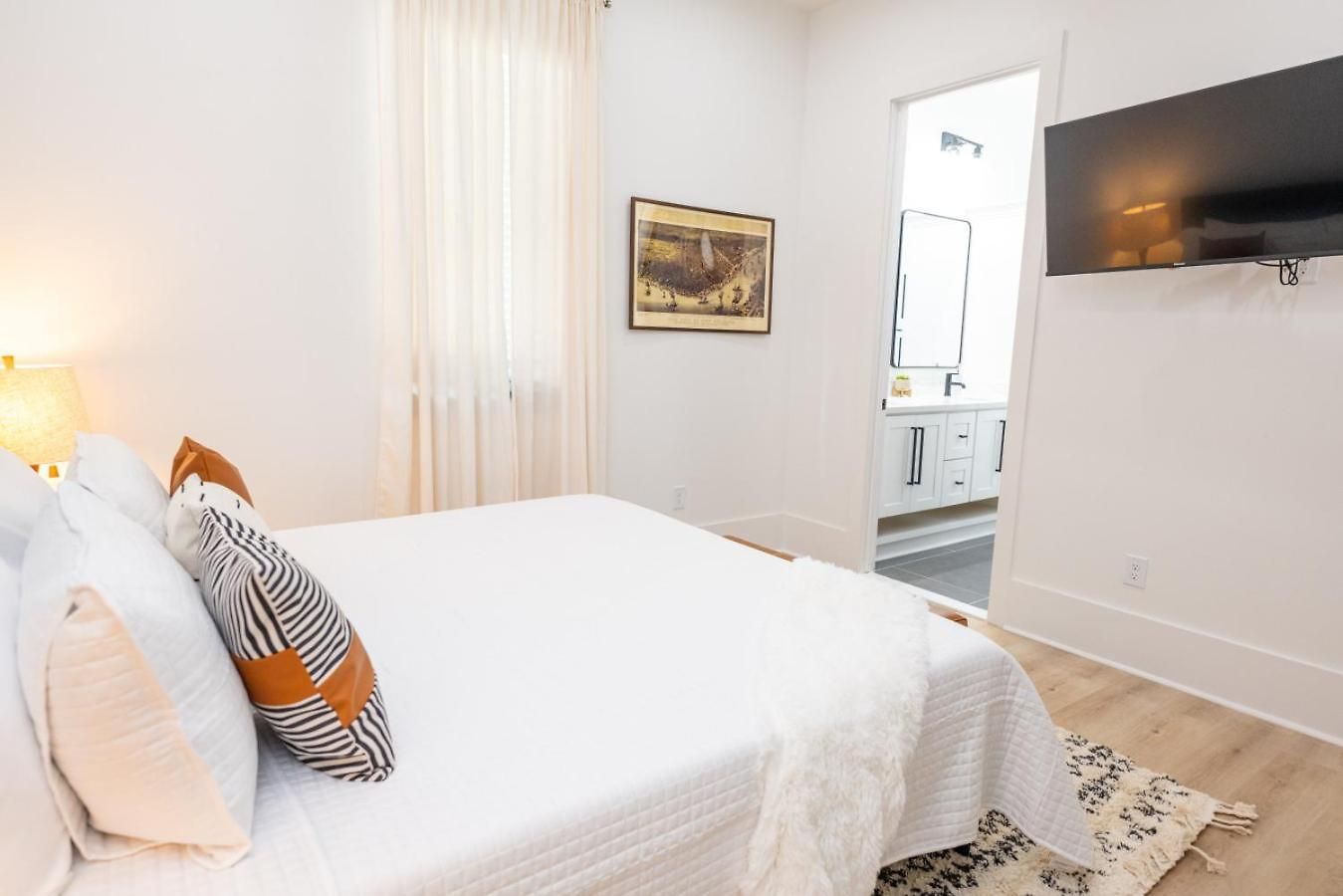 Shimmering New Nola Tvs In Bedrooms & Parking * New Orleans