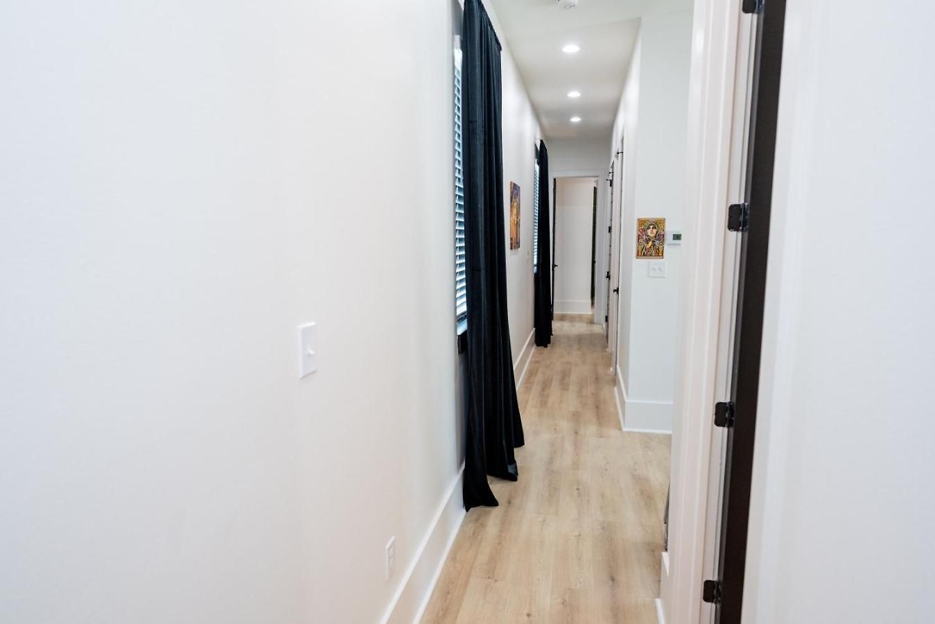 Shimmering New Nola Tvs In Bedrooms & Parking Holiday home *