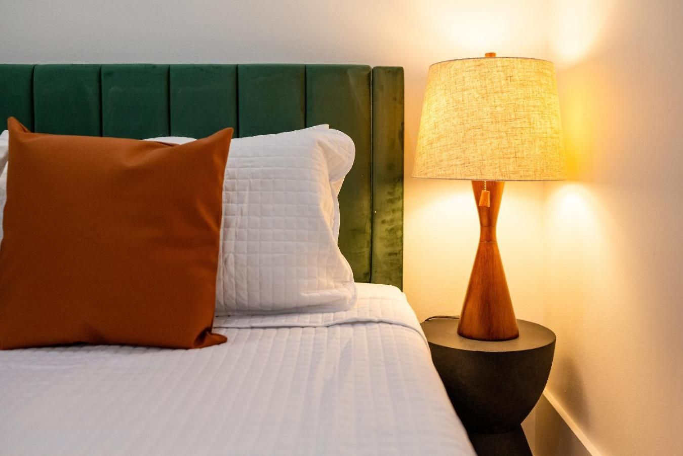 Shimmering New Nola Tvs In Bedrooms & Parking Holiday home *