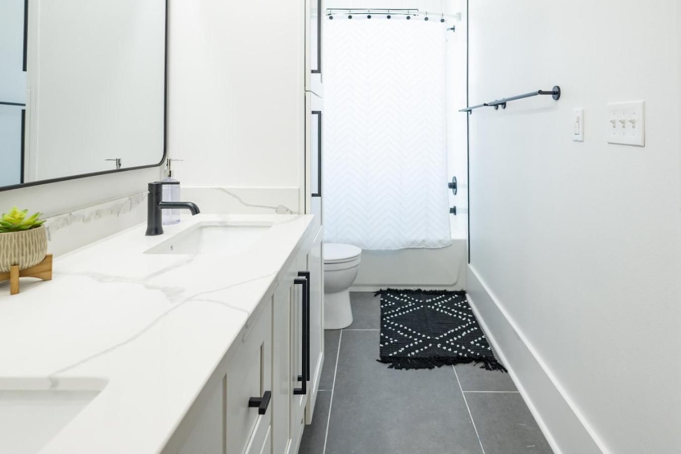 Shimmering New Nola Tvs In Bedrooms & Parking New Orleans