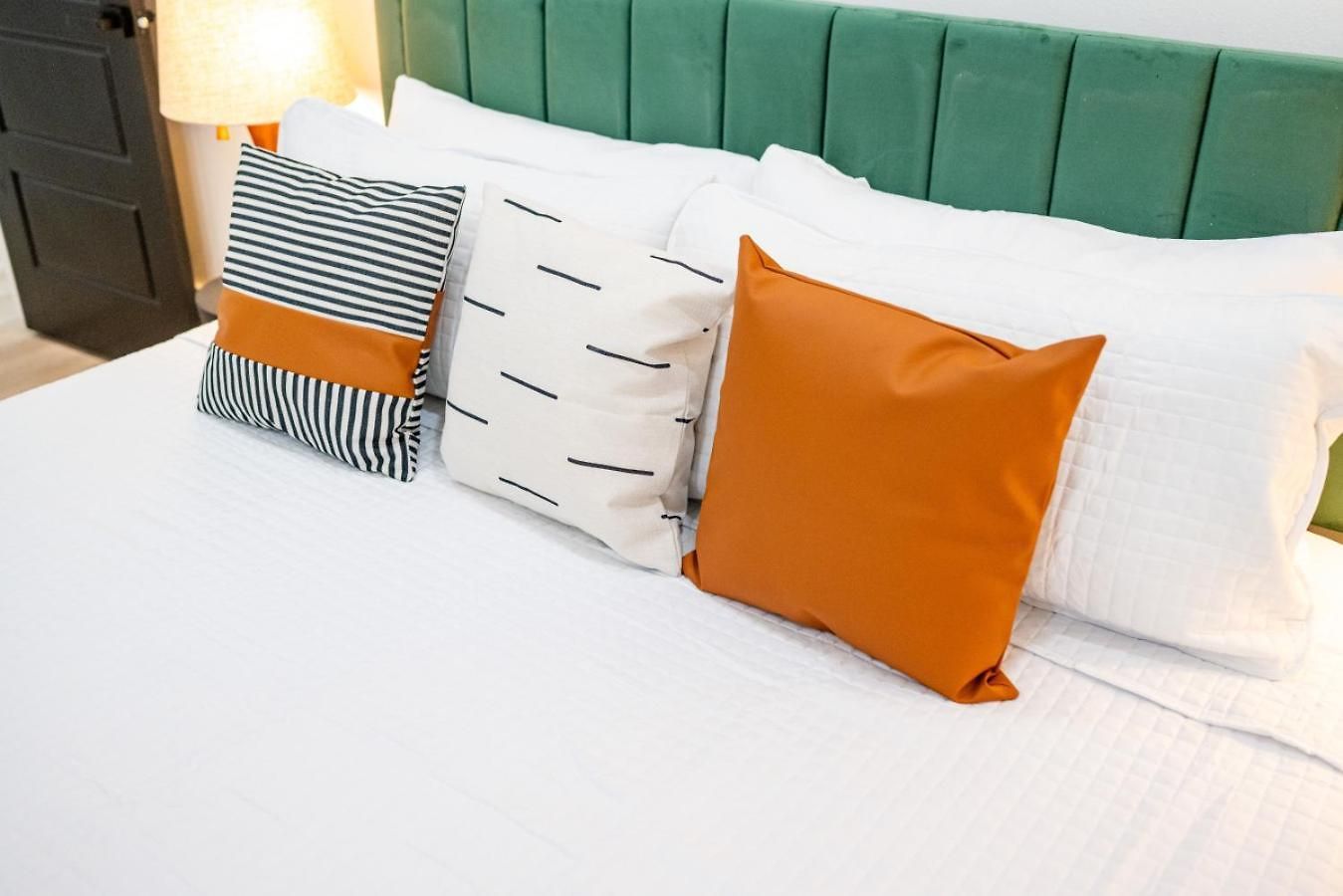 Shimmering New Nola Tvs In Bedrooms & Parking Holiday home *