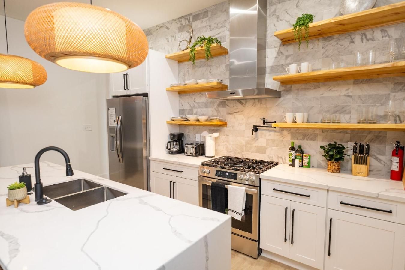 Shimmering New Nola Tvs In Bedrooms & Parking Holiday home *