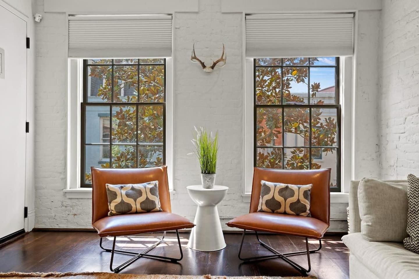 Group-friendly Near Bourbon Street