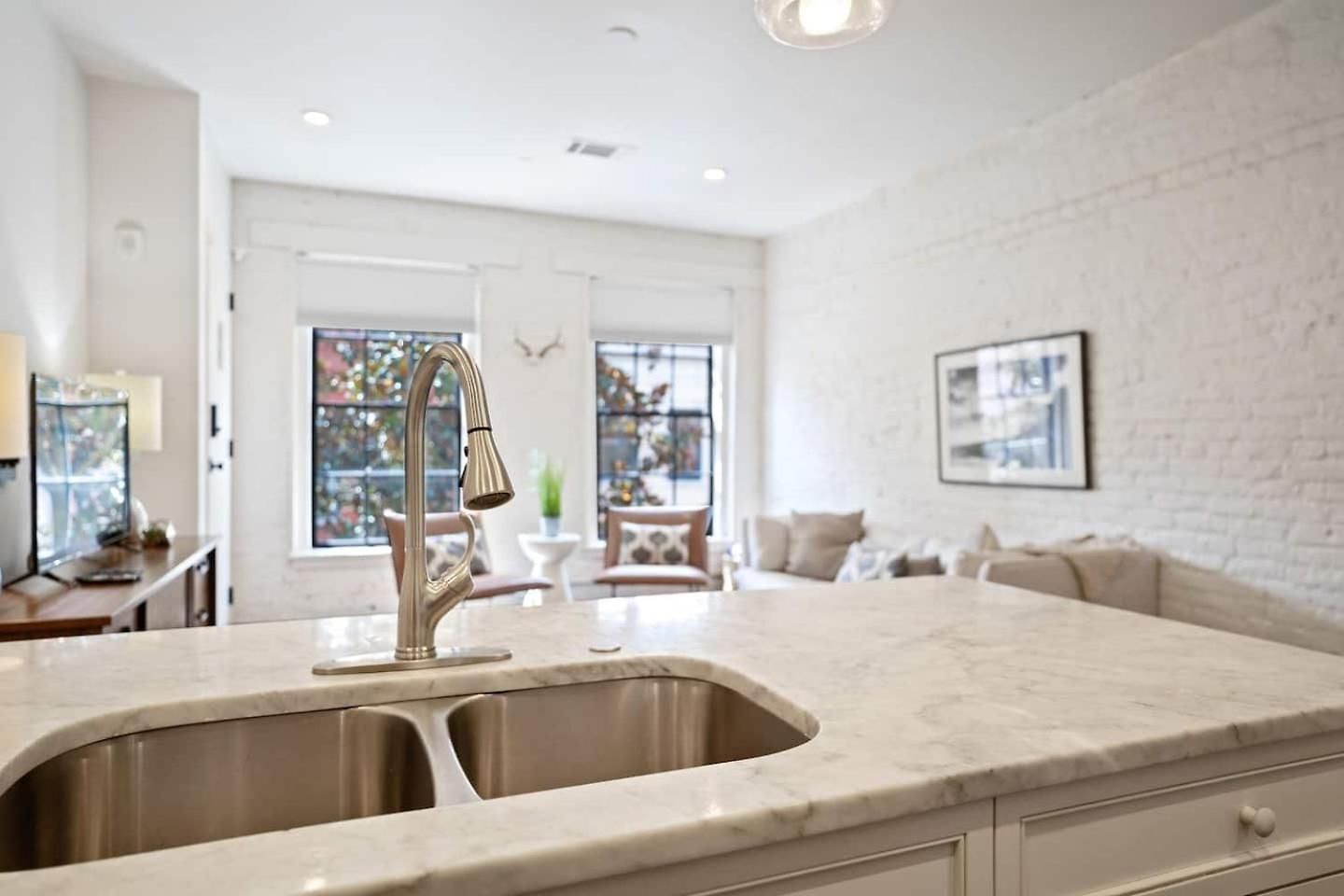Group-friendly Near Bourbon Street *