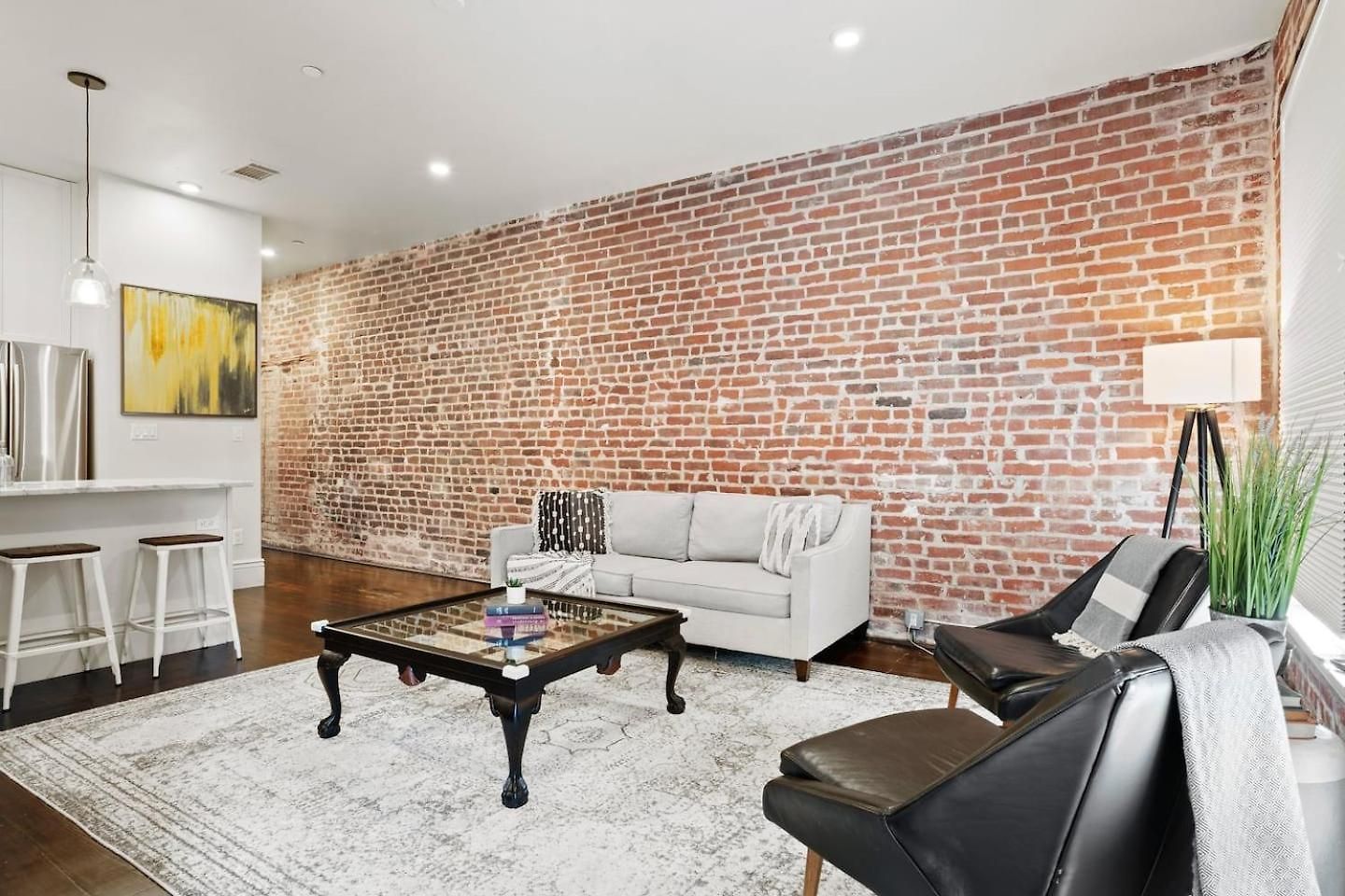 Group-friendly Near Bourbon Street *