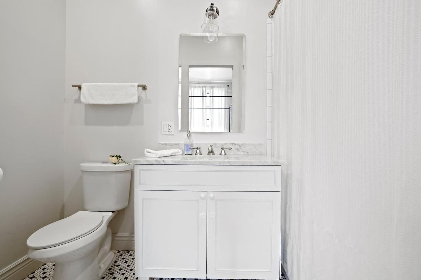 Group-friendly Near Bourbon Street New Orleans