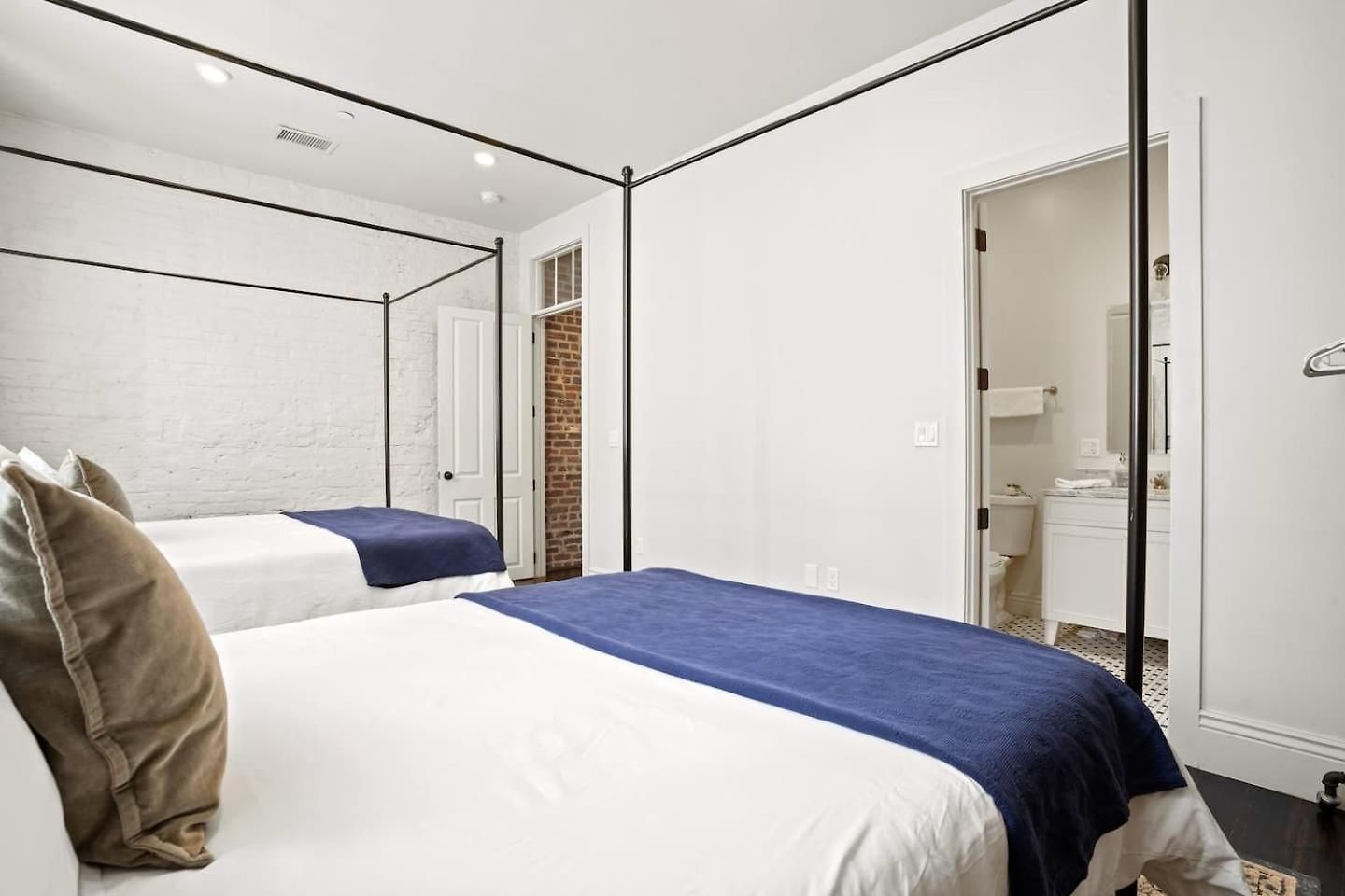 Group-friendly Near Bourbon Street