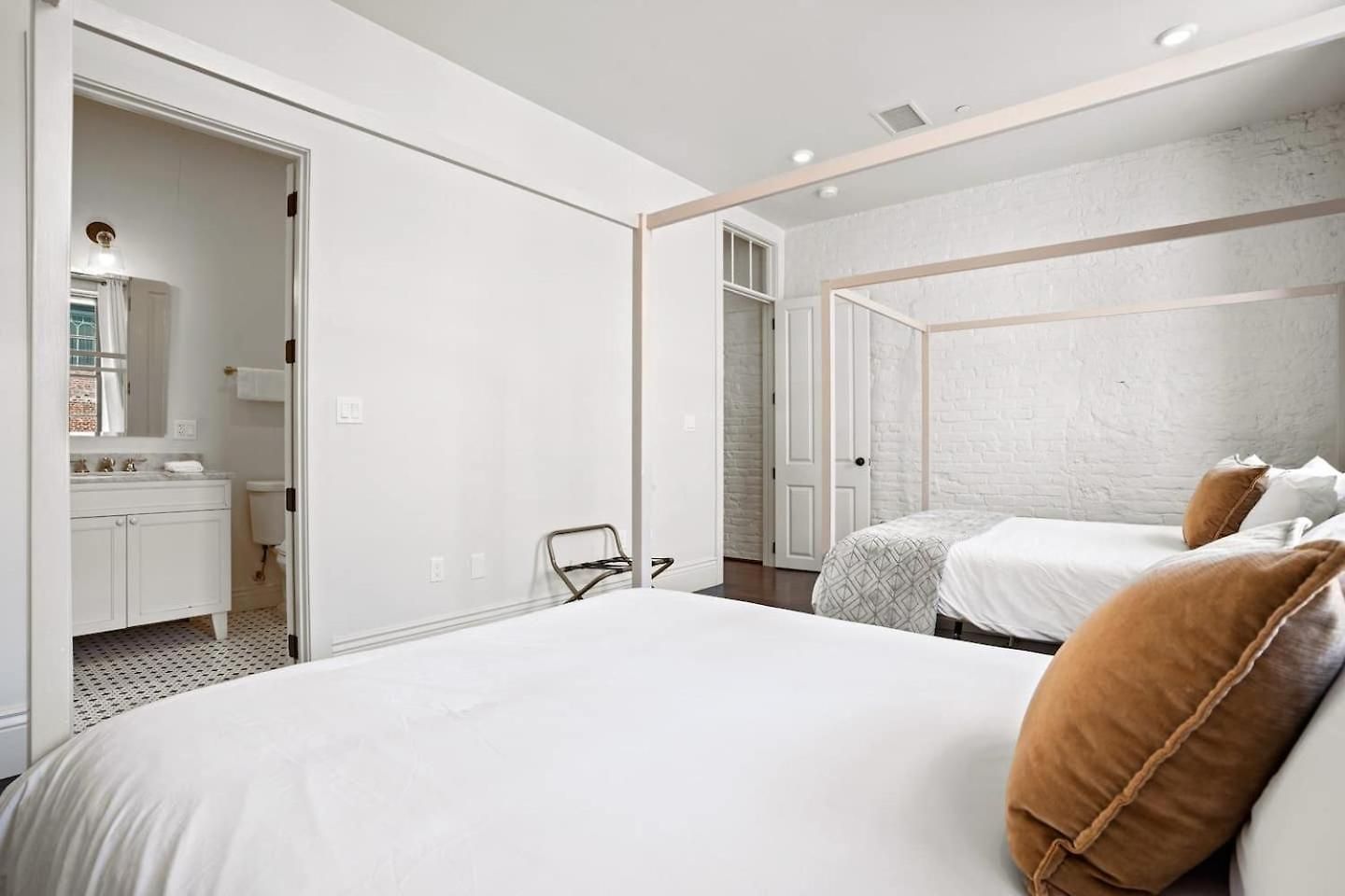 Hotel Group-friendly Near Bourbon Street *