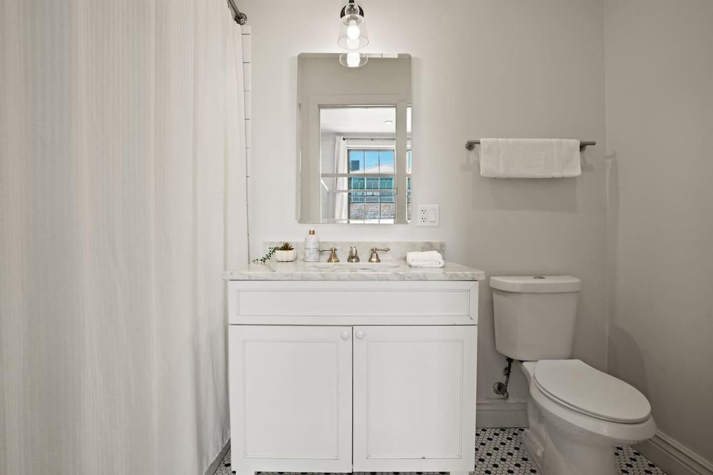 Hotel Group-friendly Near Bourbon Street New Orleans