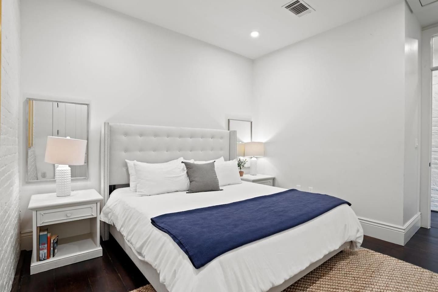 Group-friendly Near Bourbon Street New Orleans
