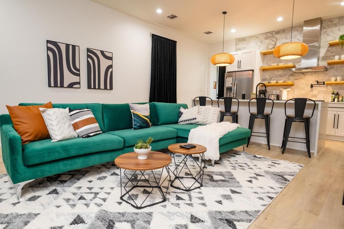 Holiday home Shimmering New Nola Tvs In Bedrooms & Parking *