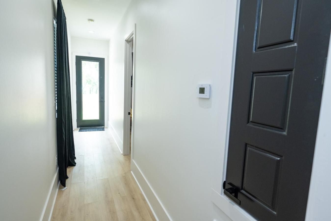 Shimmering New Nola Tvs In Bedrooms & Parking Holiday home