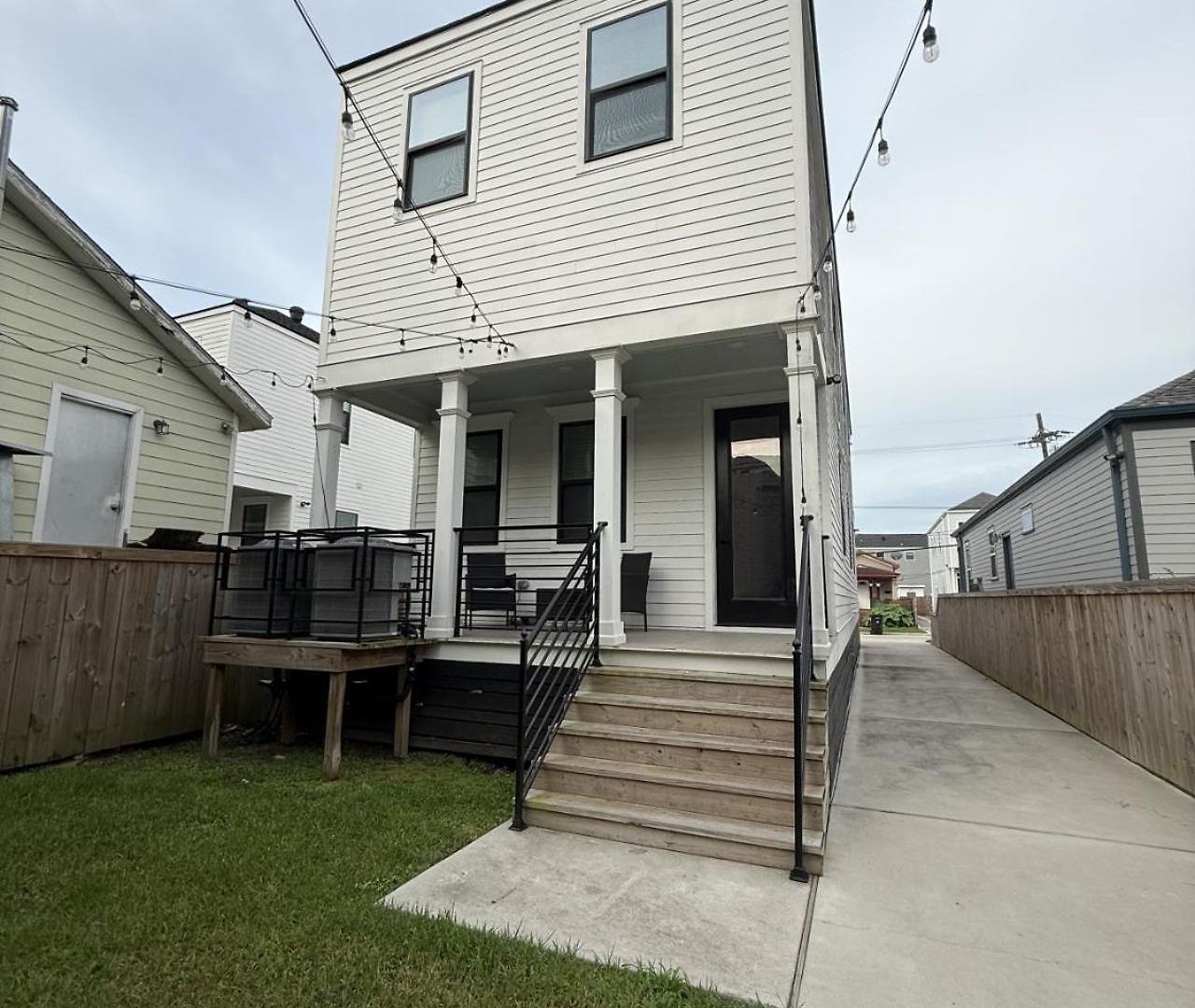 Shimmering New Nola Tvs In Bedrooms & Parking Holiday home New Orleans