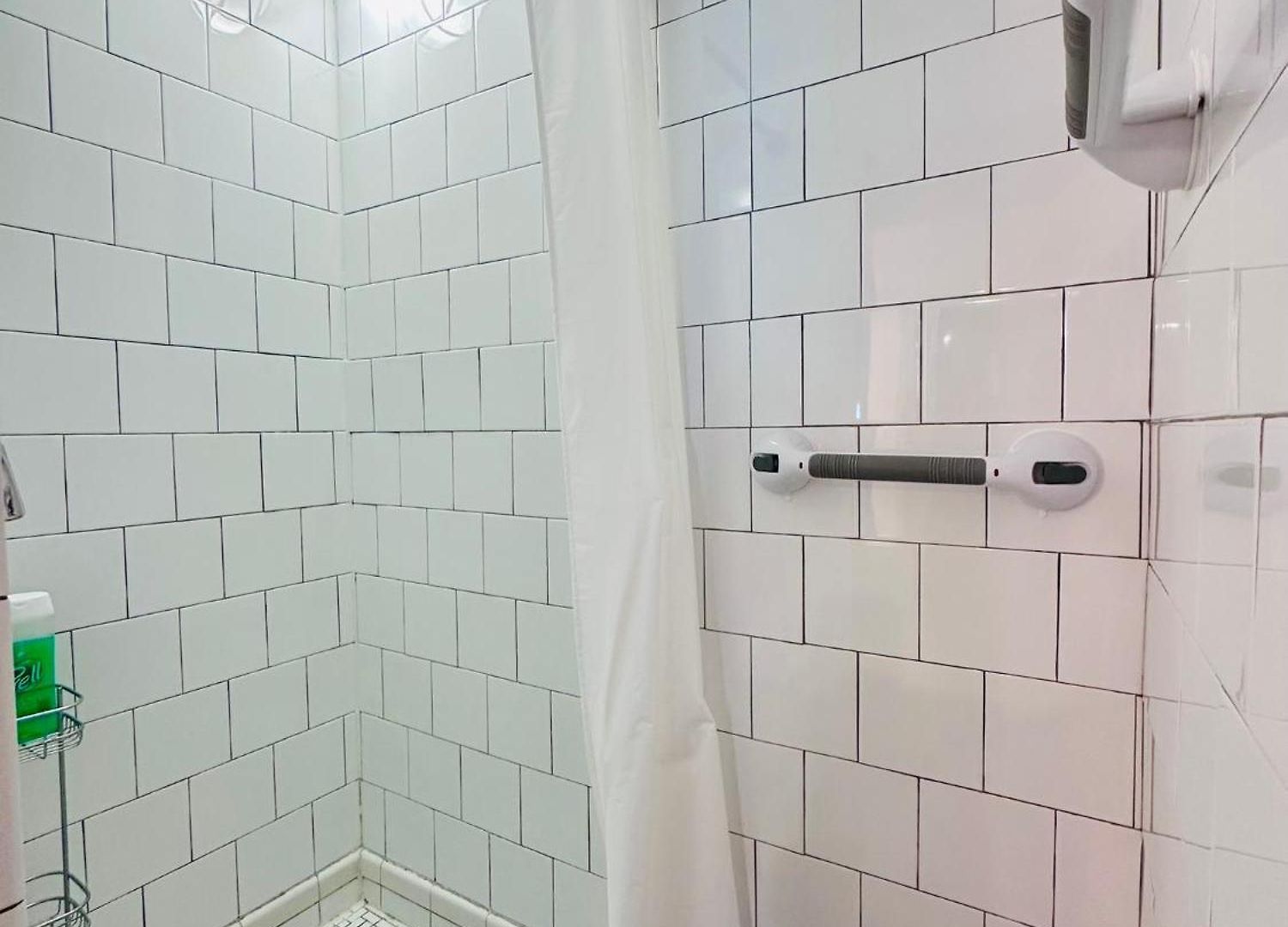 3 Bedroom Private First Floor Apartment In Marigny Sleeps 6 Walk To Frenchmen & Bourbon & French Quarter