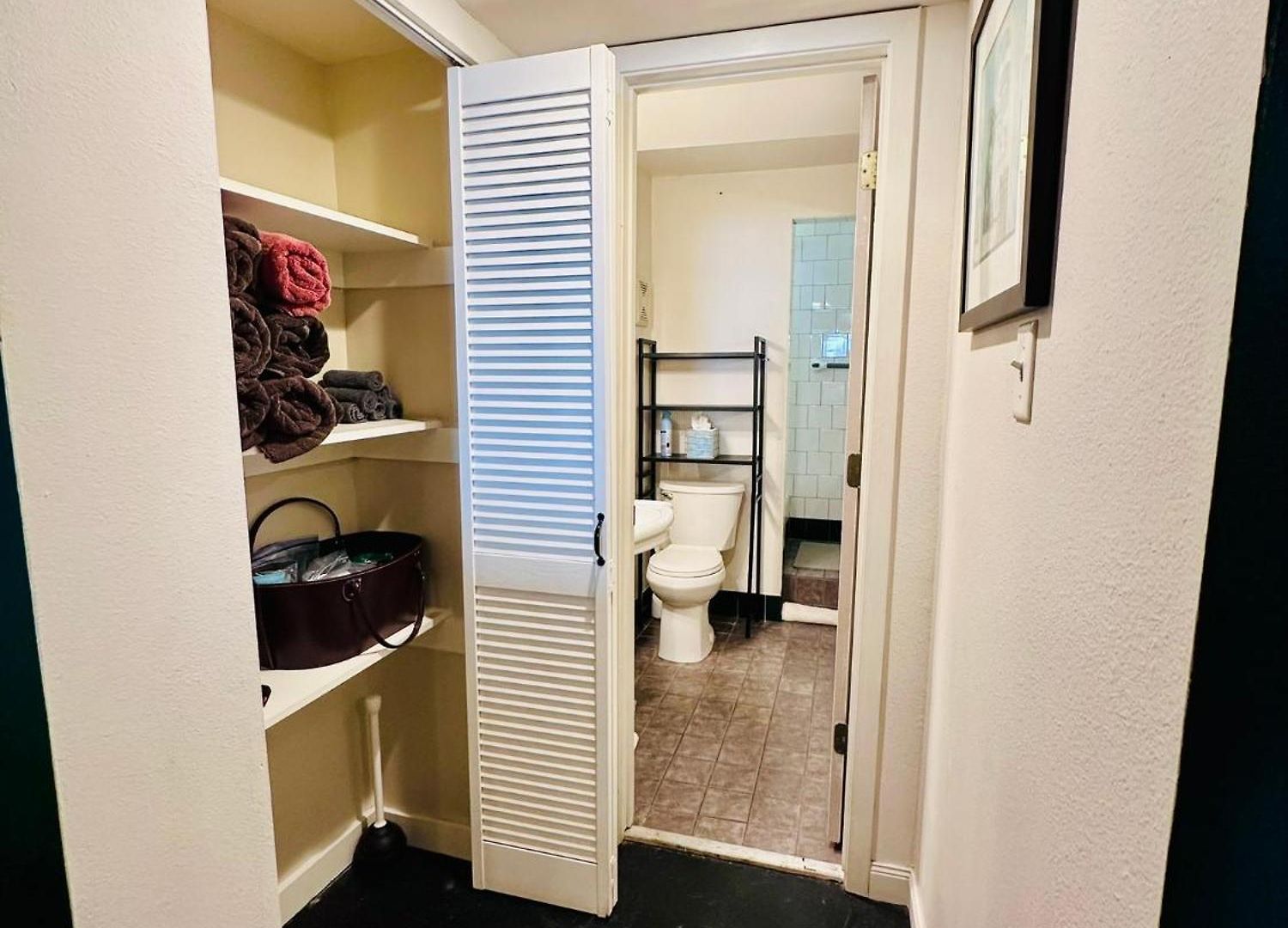 Apartment 3 Bedroom Private First Floor Apartment In Marigny Sleeps 6 Walk To Frenchmen & Bourbon & French Quarter