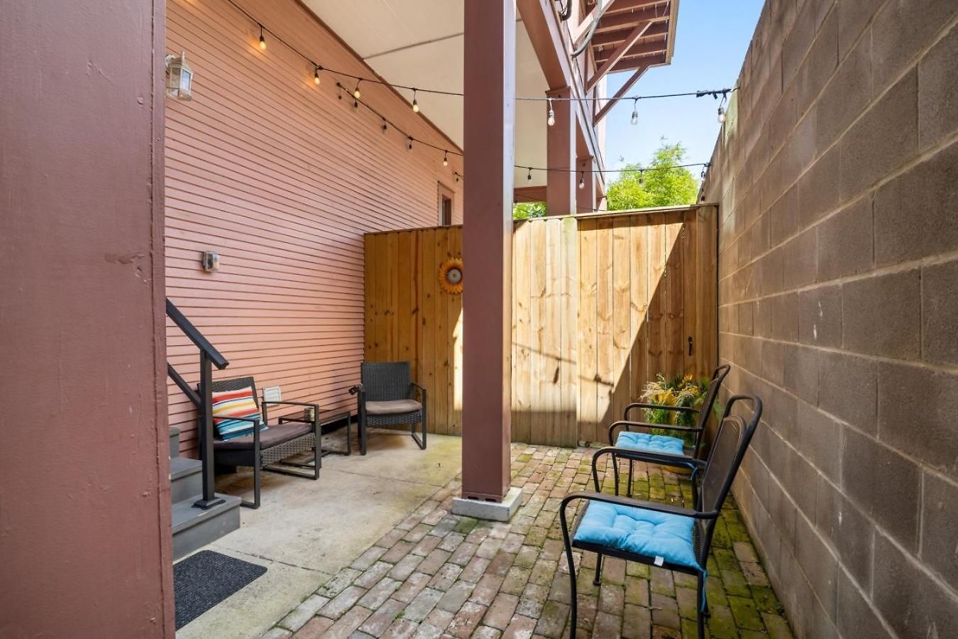 Apartment Governors - Steps To French Quarter