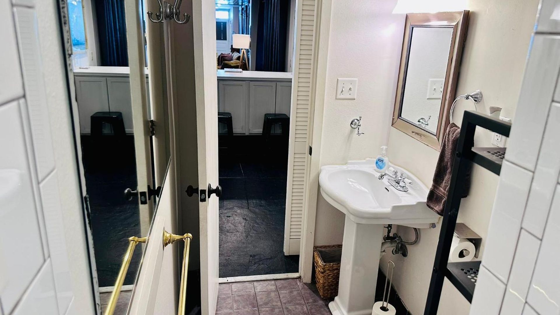 Apartment 3 Bedroom Private First Floor Apartment In Marigny Sleeps 6 Walk To Frenchmen & Bourbon & French Quarter New Orleans