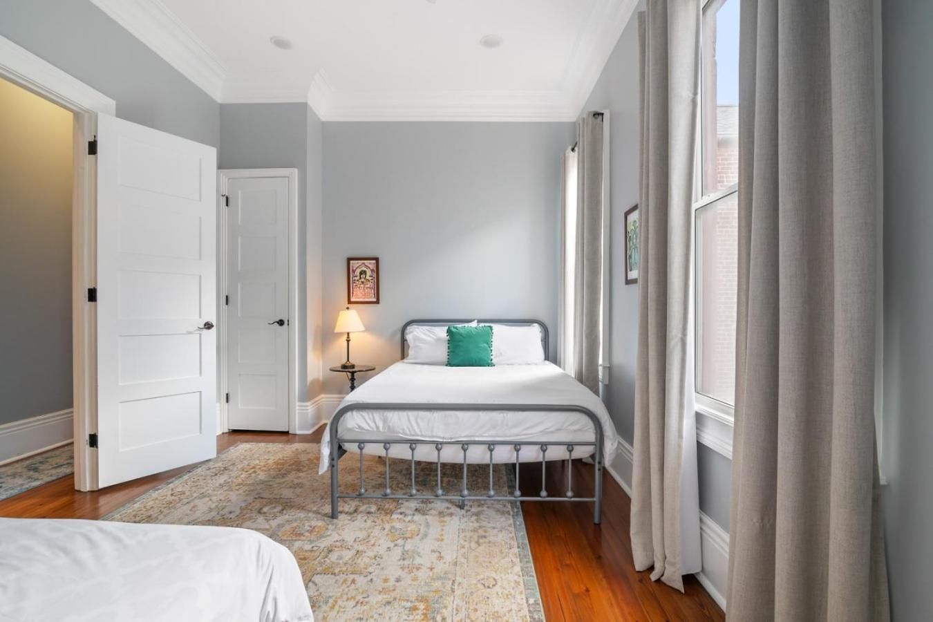 Governors Historic 5bed-5ba Apartment *