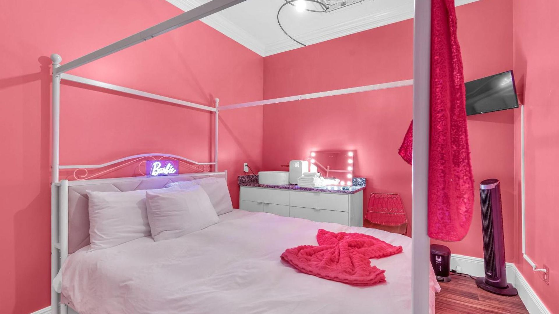 Bed & Breakfast Barbie Dream W Hot Tub Sauna Near Fq 3*
