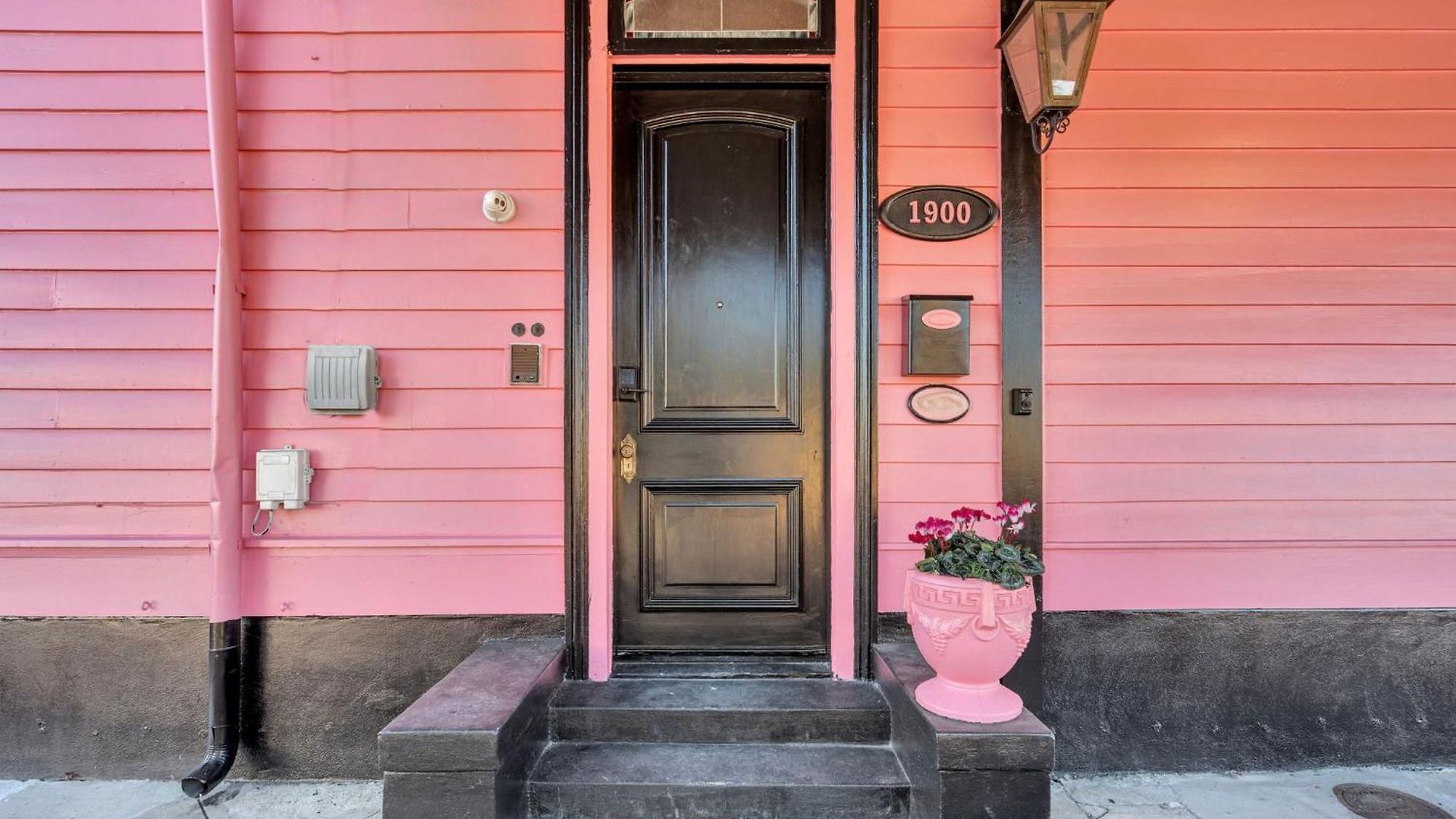 Barbie Dream W Hot Tub Sauna Near Fq Bed & Breakfast