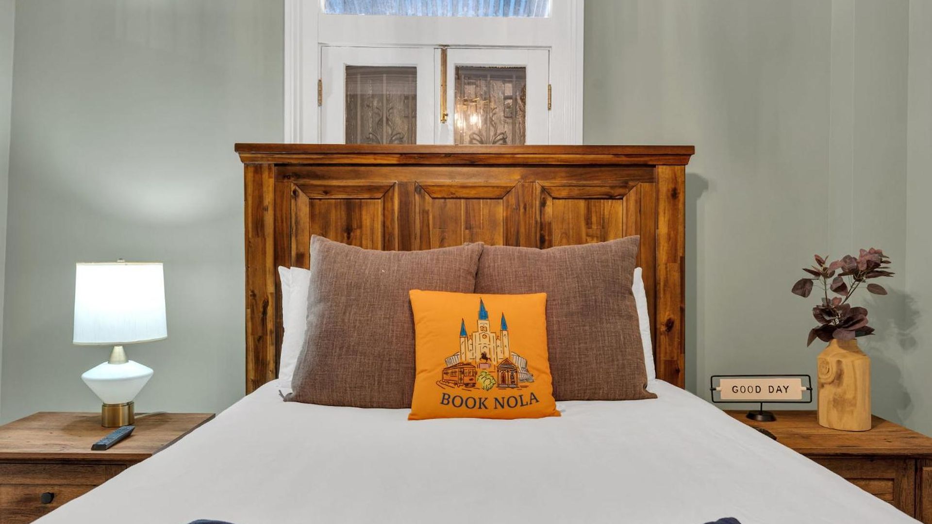Barbie Dream W Hot Tub Sauna Near Fq Bed & Breakfast 3*