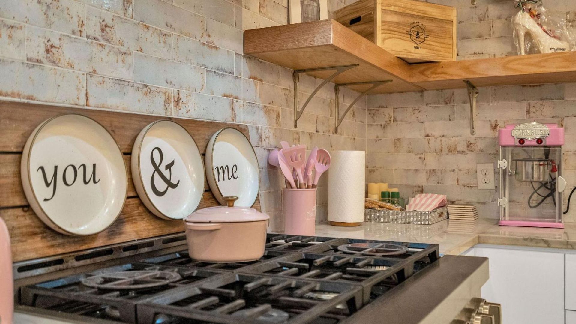 Bed & Breakfast Barbie Dream W Hot Tub Sauna Near Fq