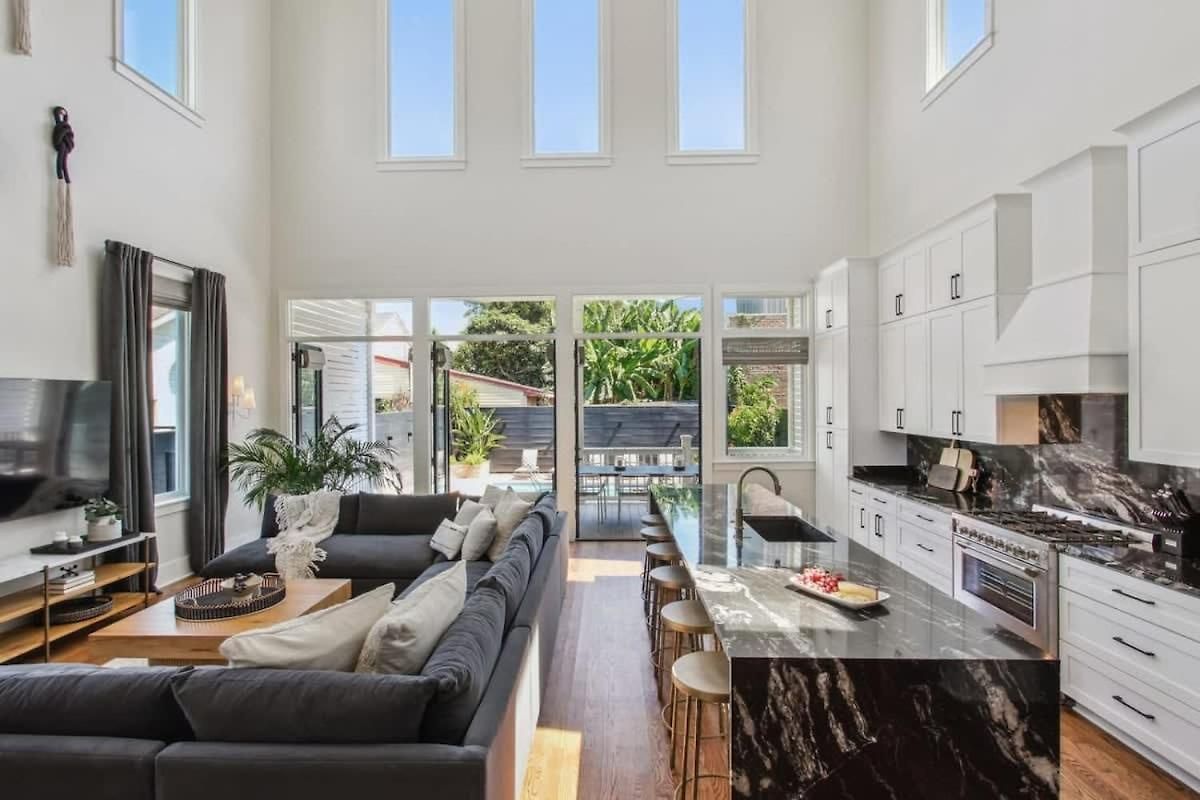 New Stylish Renovation Heated Pool &