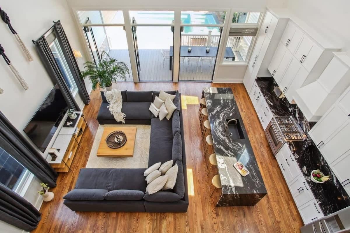 New Stylish Renovation Heated Pool & *
