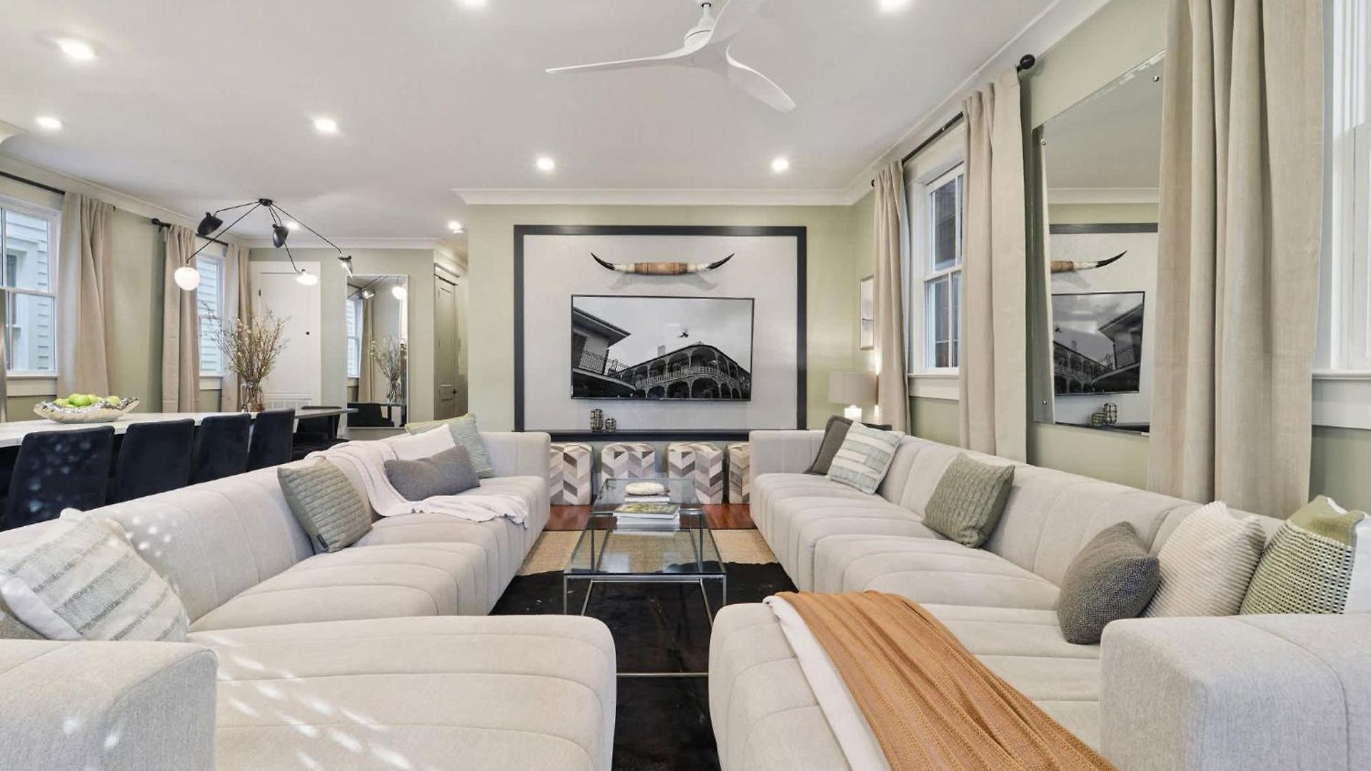 Holiday home Grand Lush With Heated Pool