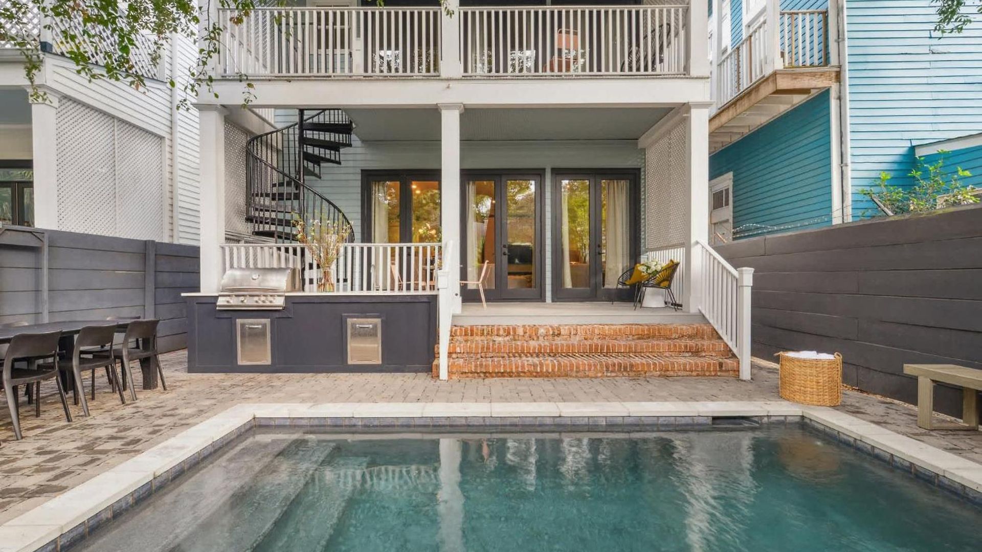 Grand Lush With Heated Pool *