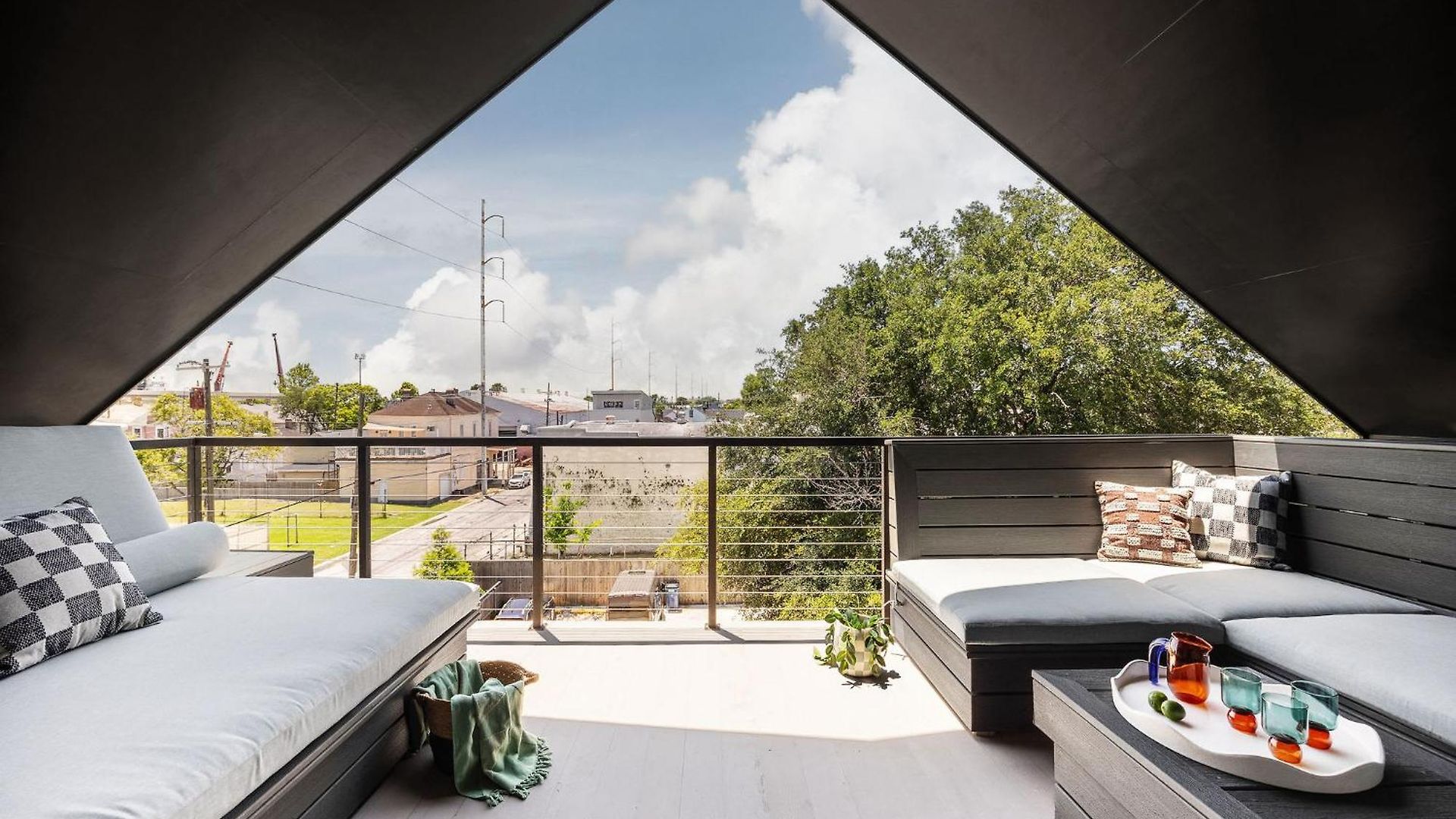 Chic Nola Heated Pool & Holiday home New Orleans