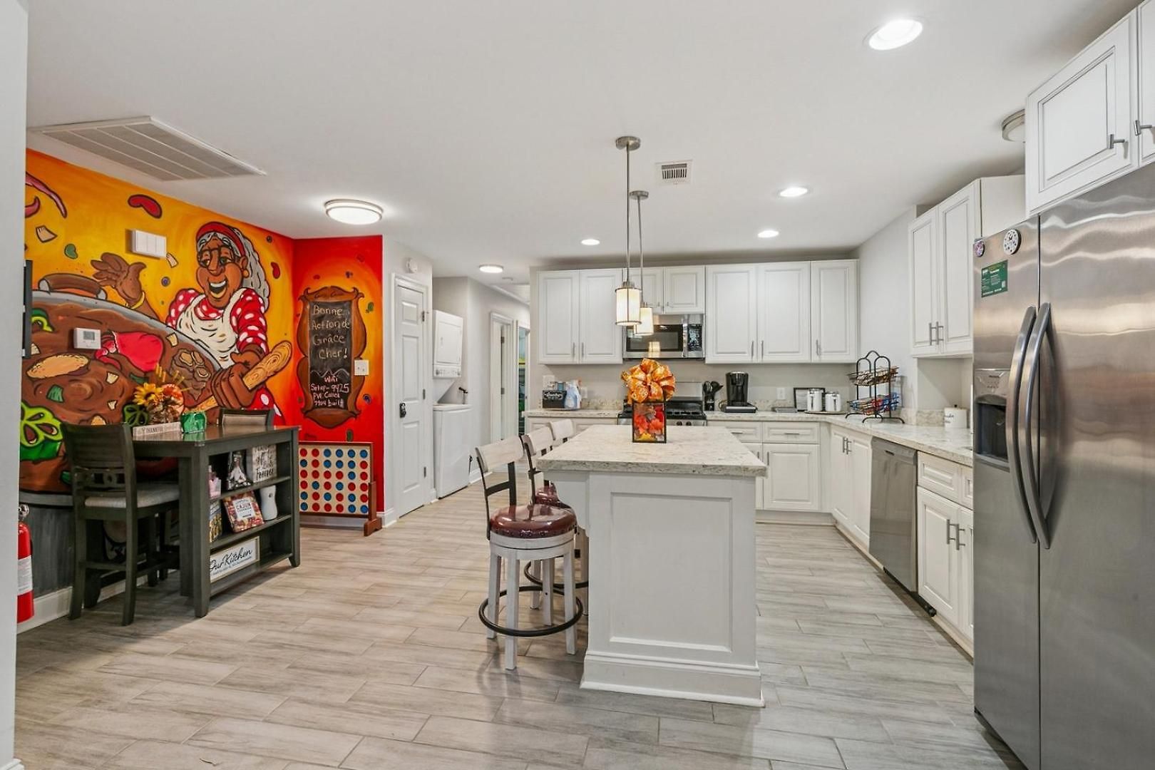 3br | Murals + Bbq, Near Ferry