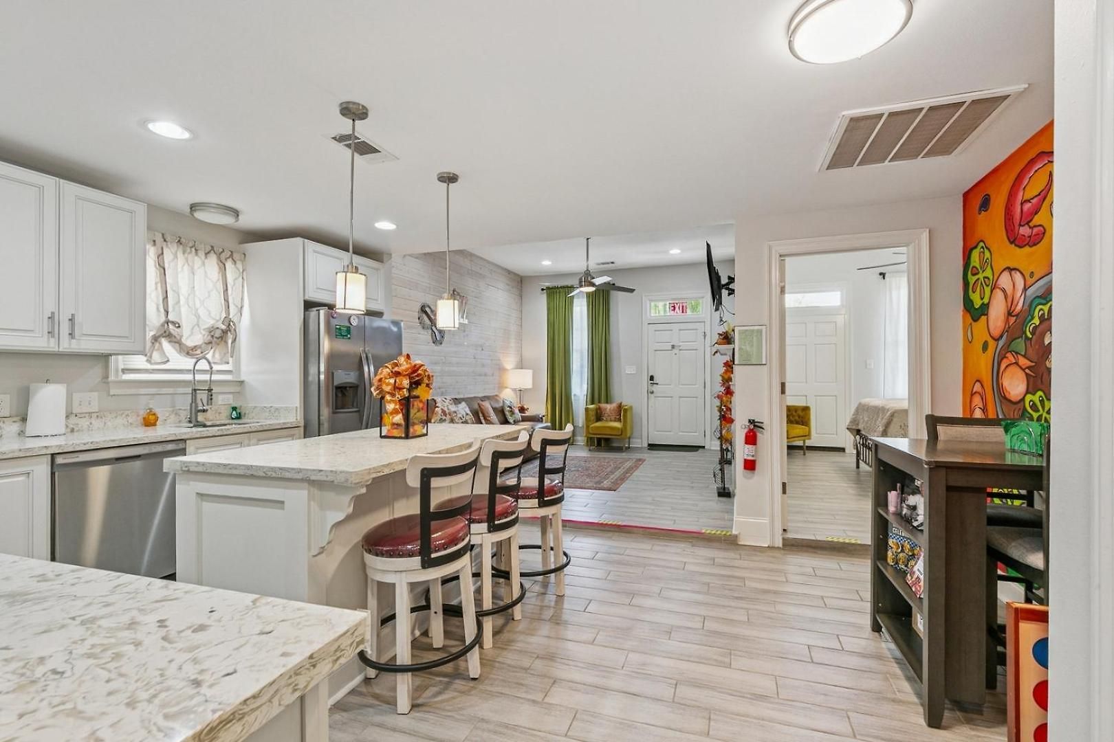 Holiday home 3br | Murals + Bbq, Near Ferry