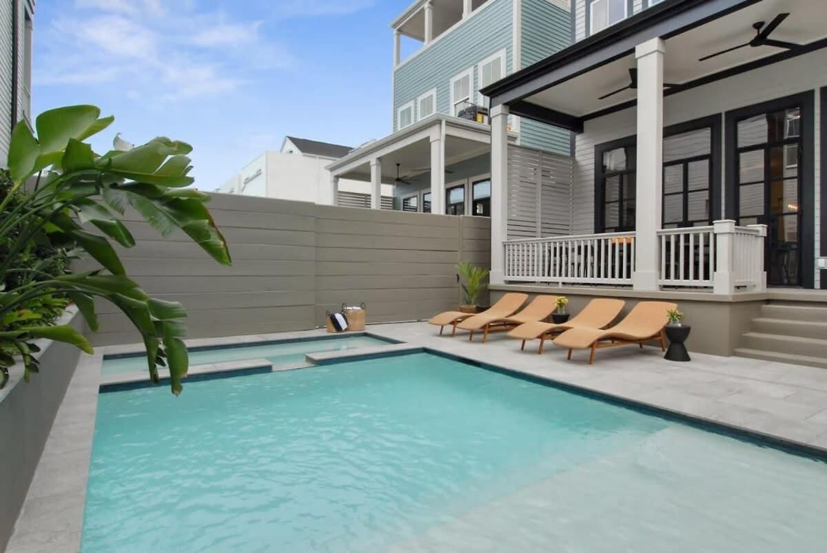 Holiday home New Luxury Heated Pool &