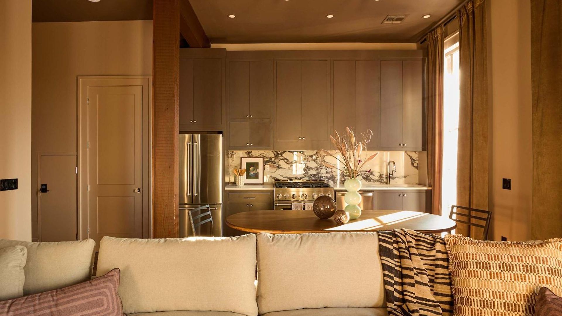 Remodeled Magazine Oasis Shared Heated Pool&spa Holiday home *