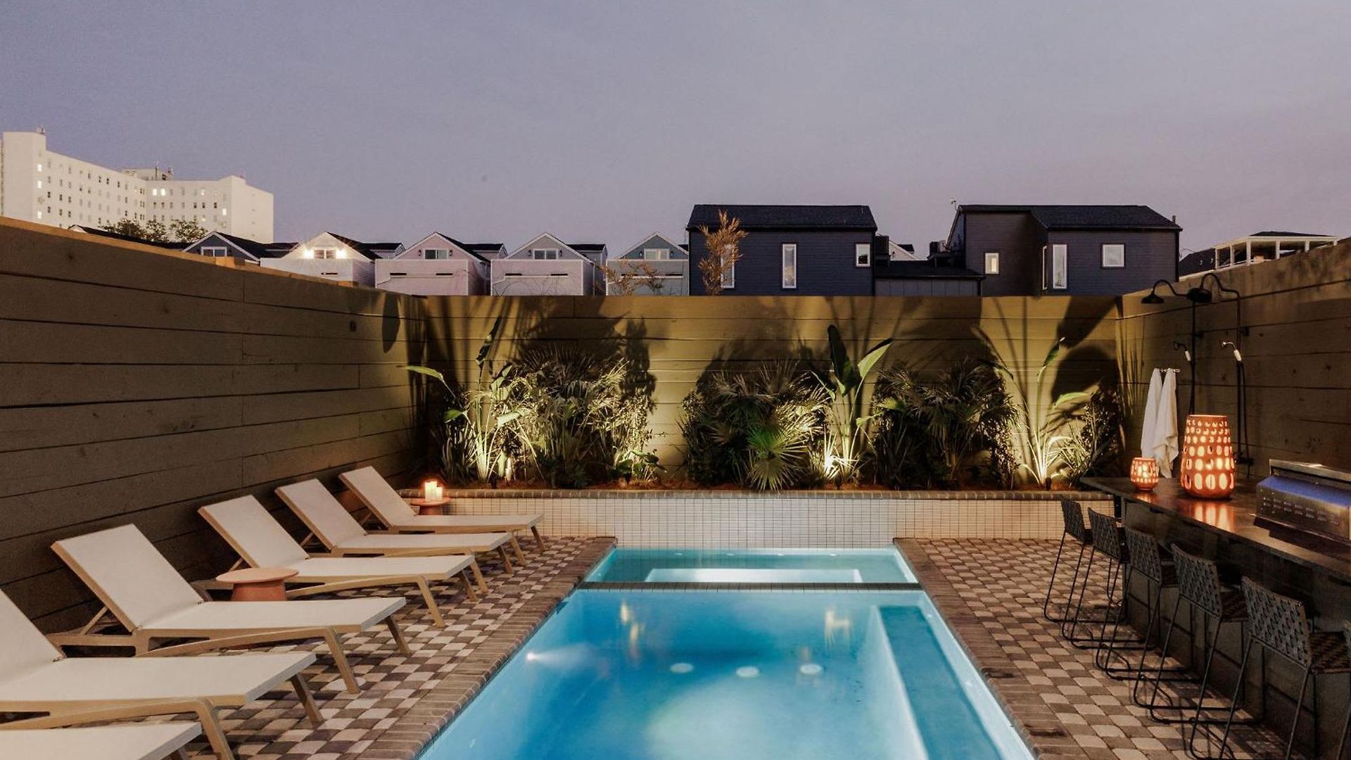 Holiday home Luxury New Heated Pool And