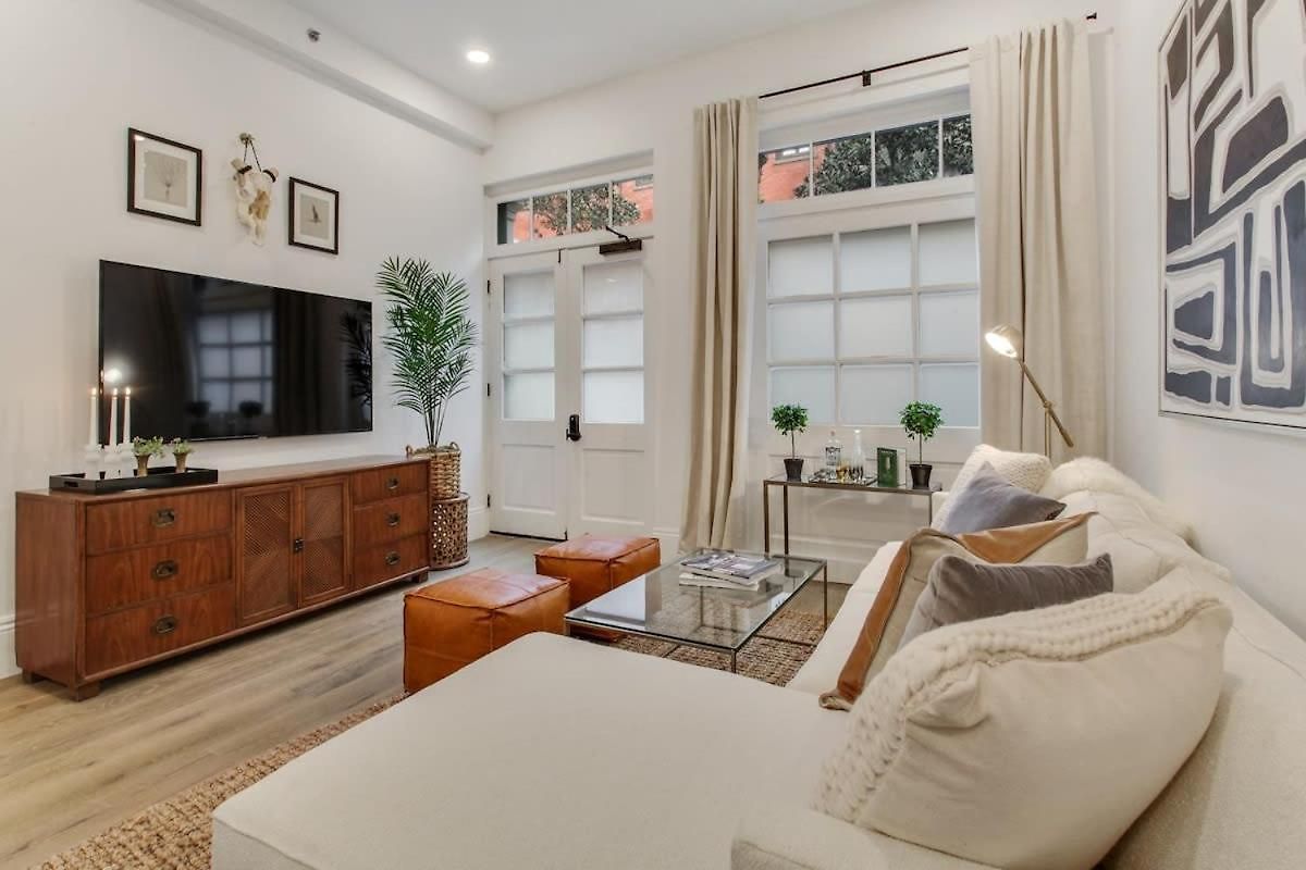 Stylish Cbd Near French Quarter