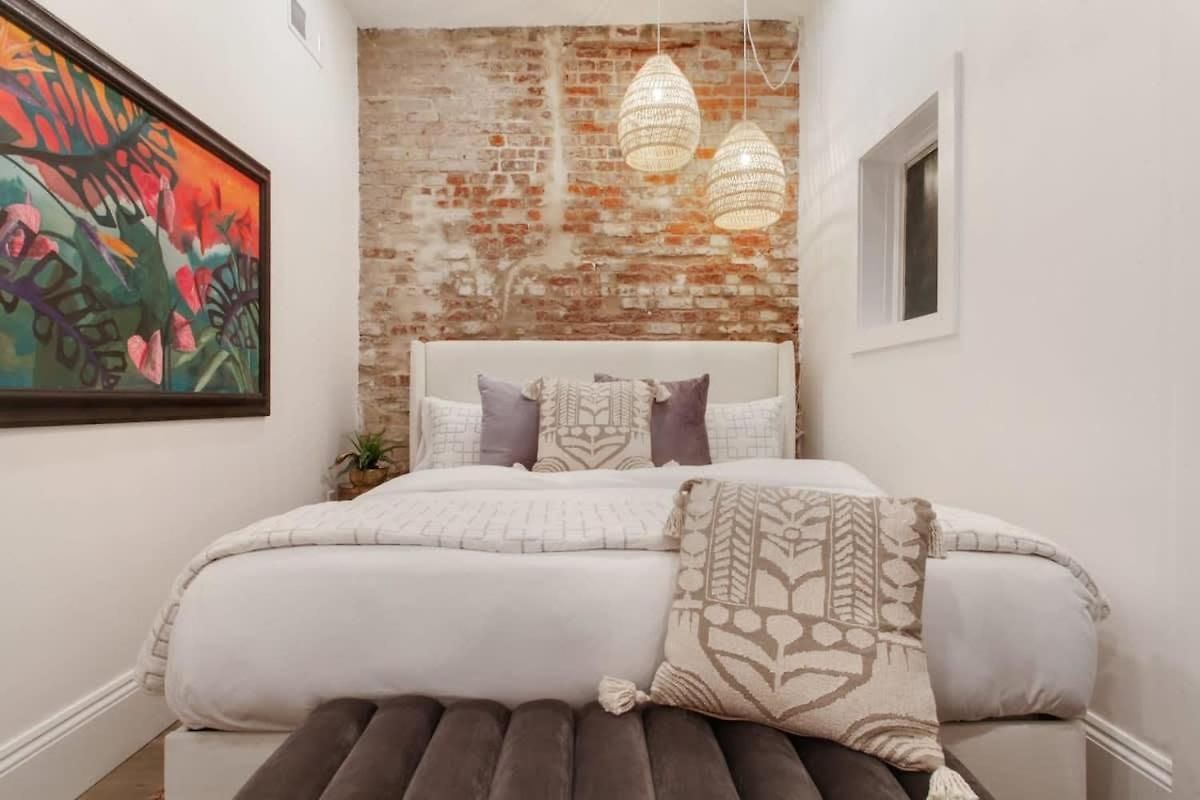 Stylish Cbd Near French Quarter *