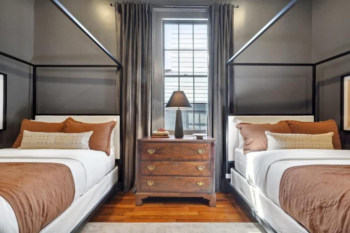 5 Bedroom Designer On Magazine Pool & *